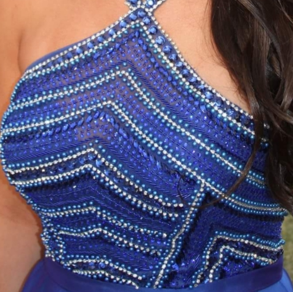 Dress - Picture 2 of 3